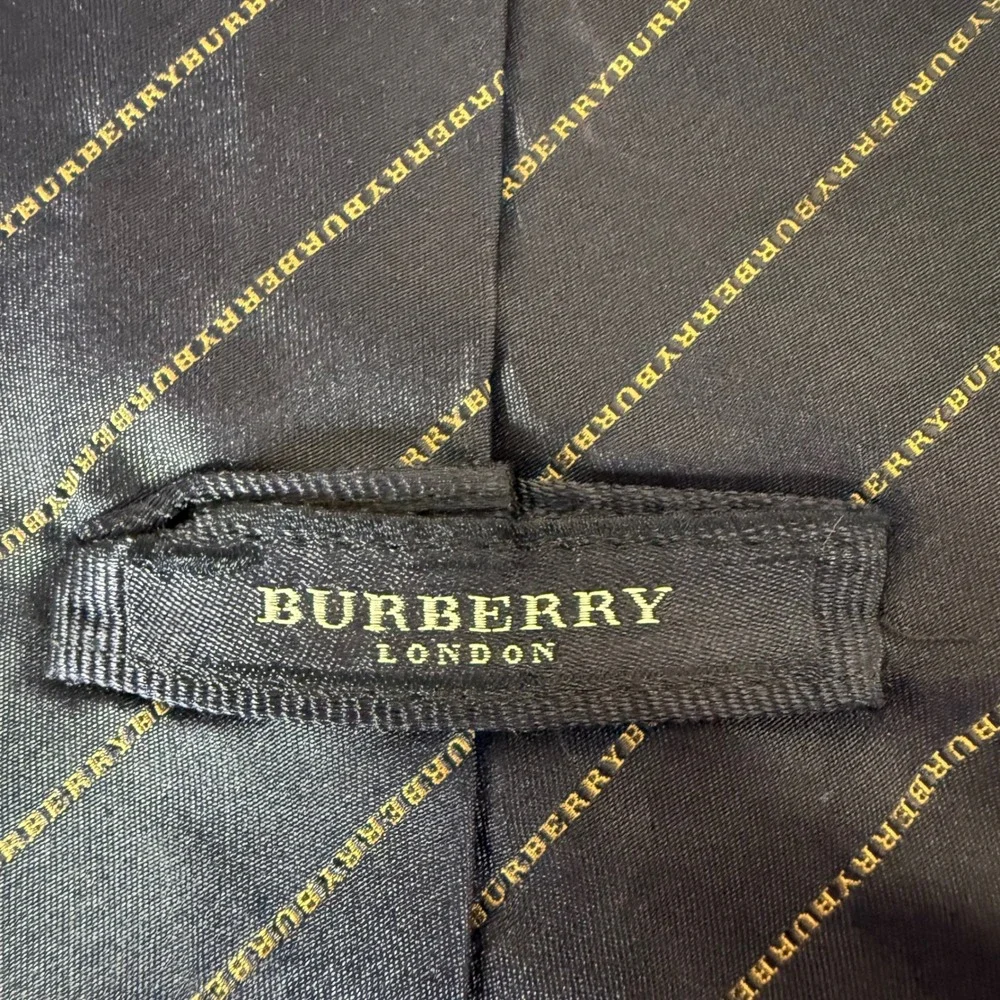 Burberry London Mens Navy Blue Silk Logo Script Diagonal Stripe Necktie Italy